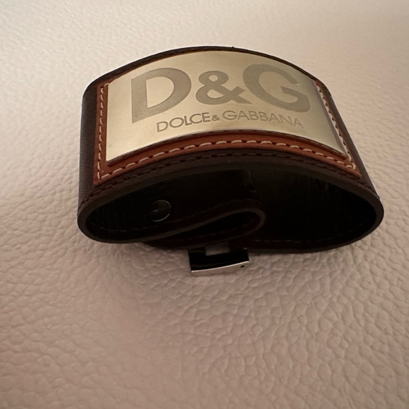 Dolce & Gabbana Jewels
Leather and metal monogram bracelet - Picture 5 of 5
